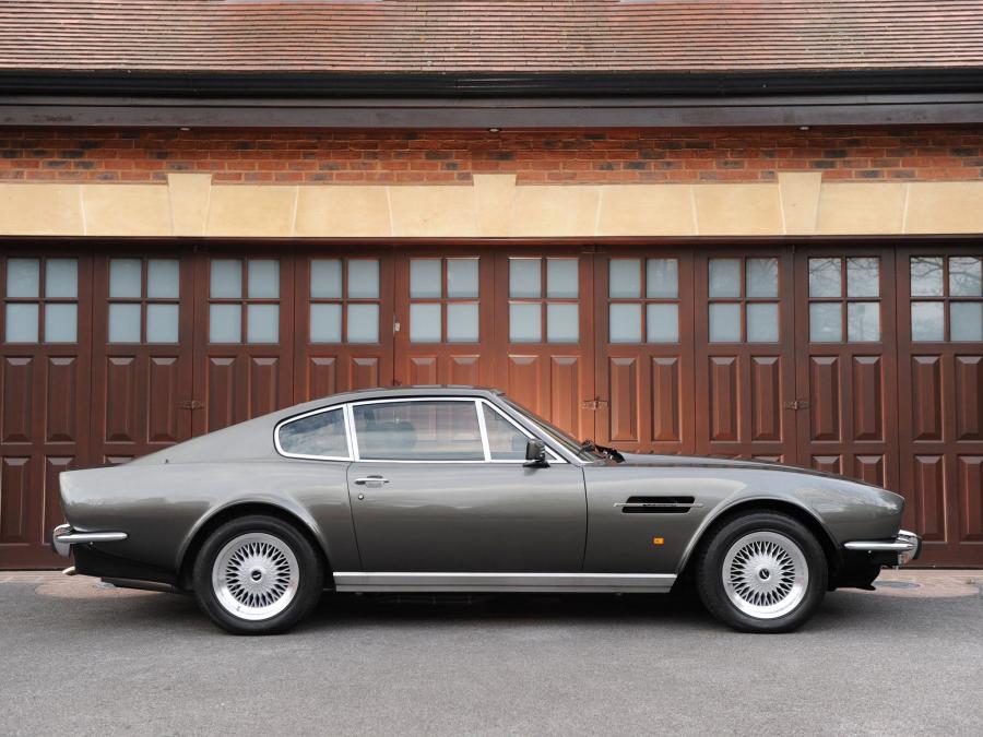  Aston Martin V8 (Series V) 1986 года  (UK) (фото 17 из 21)